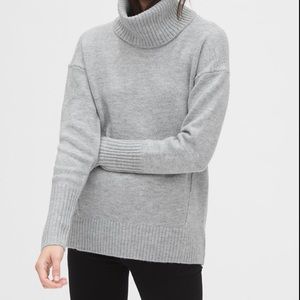 Gap Turtleneck sweater